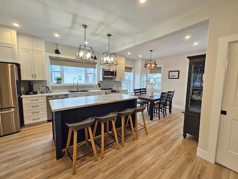 Riverside Landing Vacation Home 
Placentia