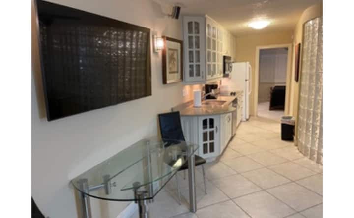 Millers, Come Play Premium Condo With Party Shower - Land O' Lakes, FL