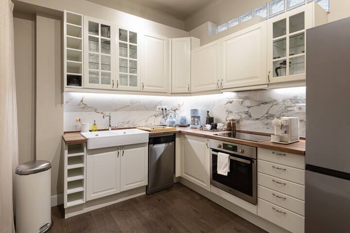 Primavera by halu!: Seafront apartment gallery image 2