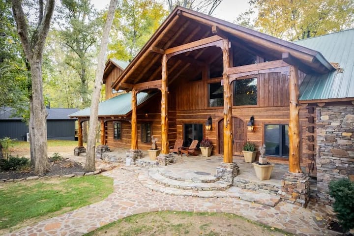 Heber Springs Lodge On The Little Red River - West Front Street, AR