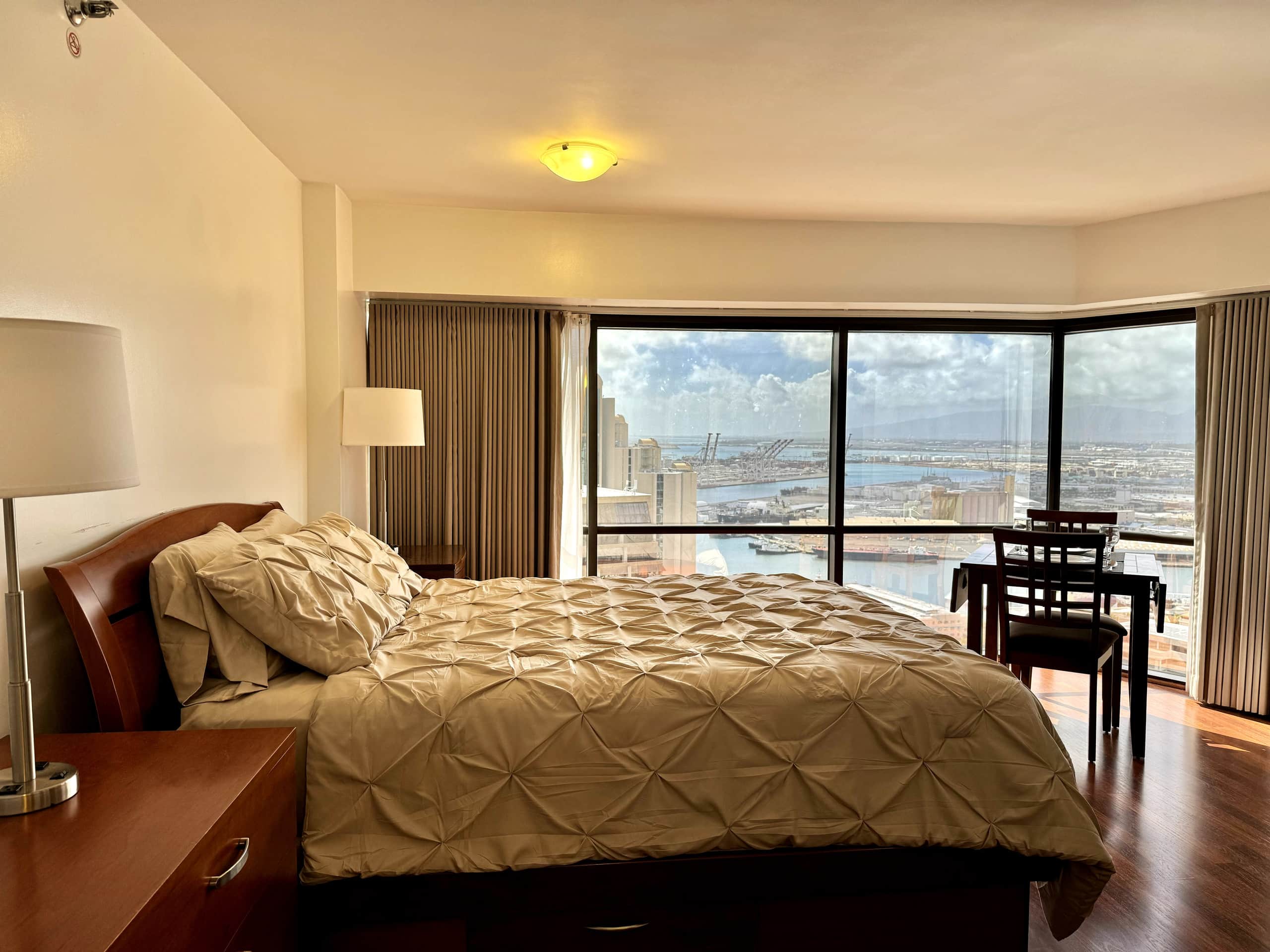 Elegant Ocean View Suite - Image 1