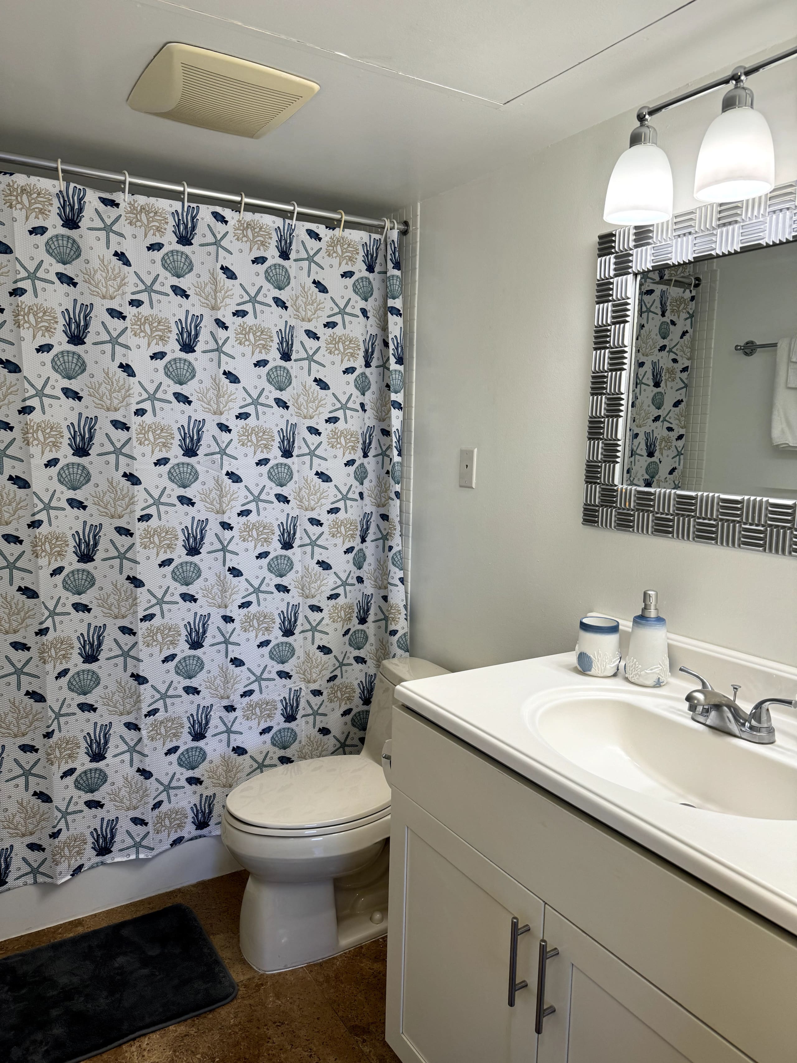 Elegant Ocean View Suite - Image 6