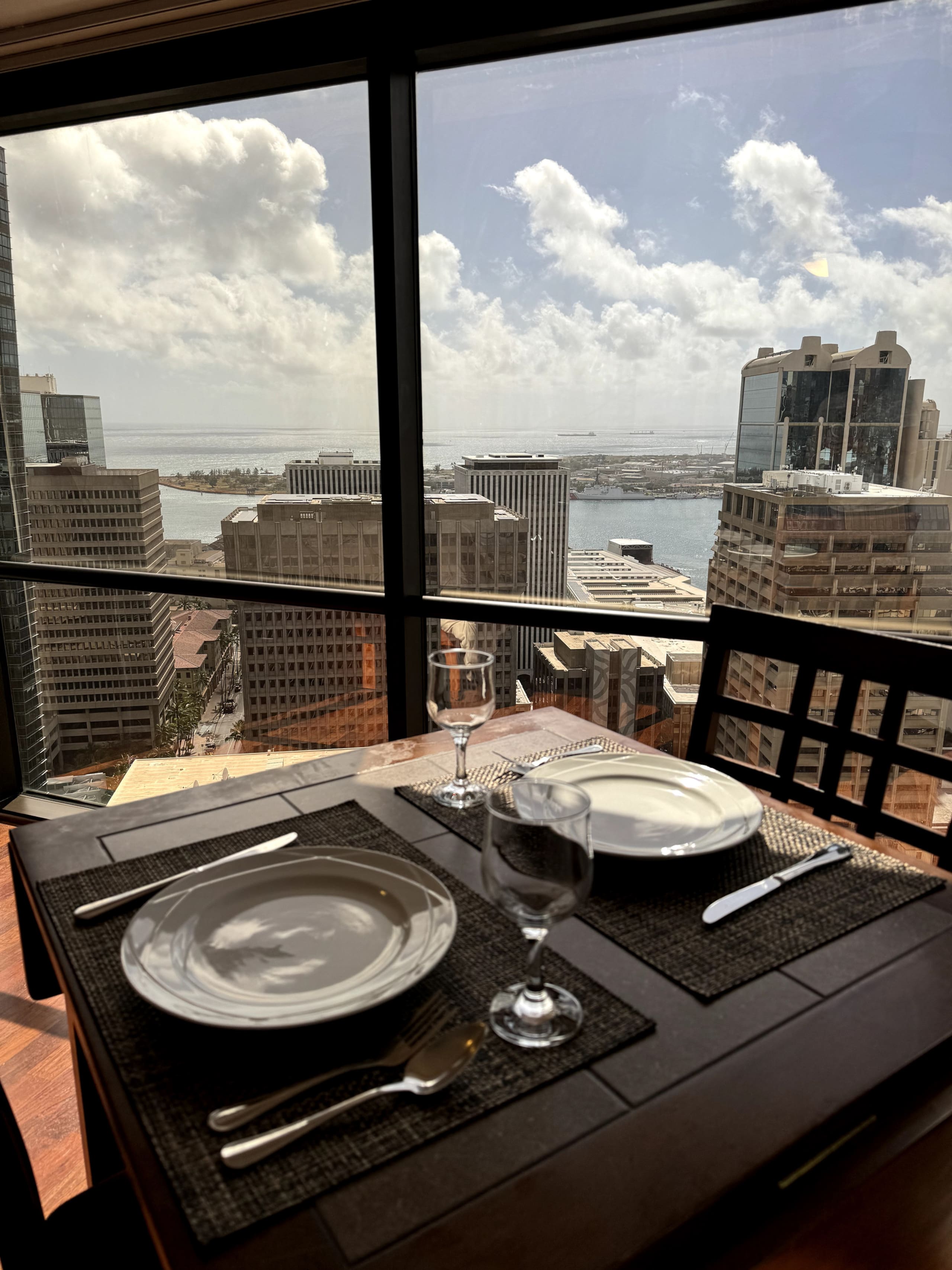 Elegant Ocean View Suite - Image 5