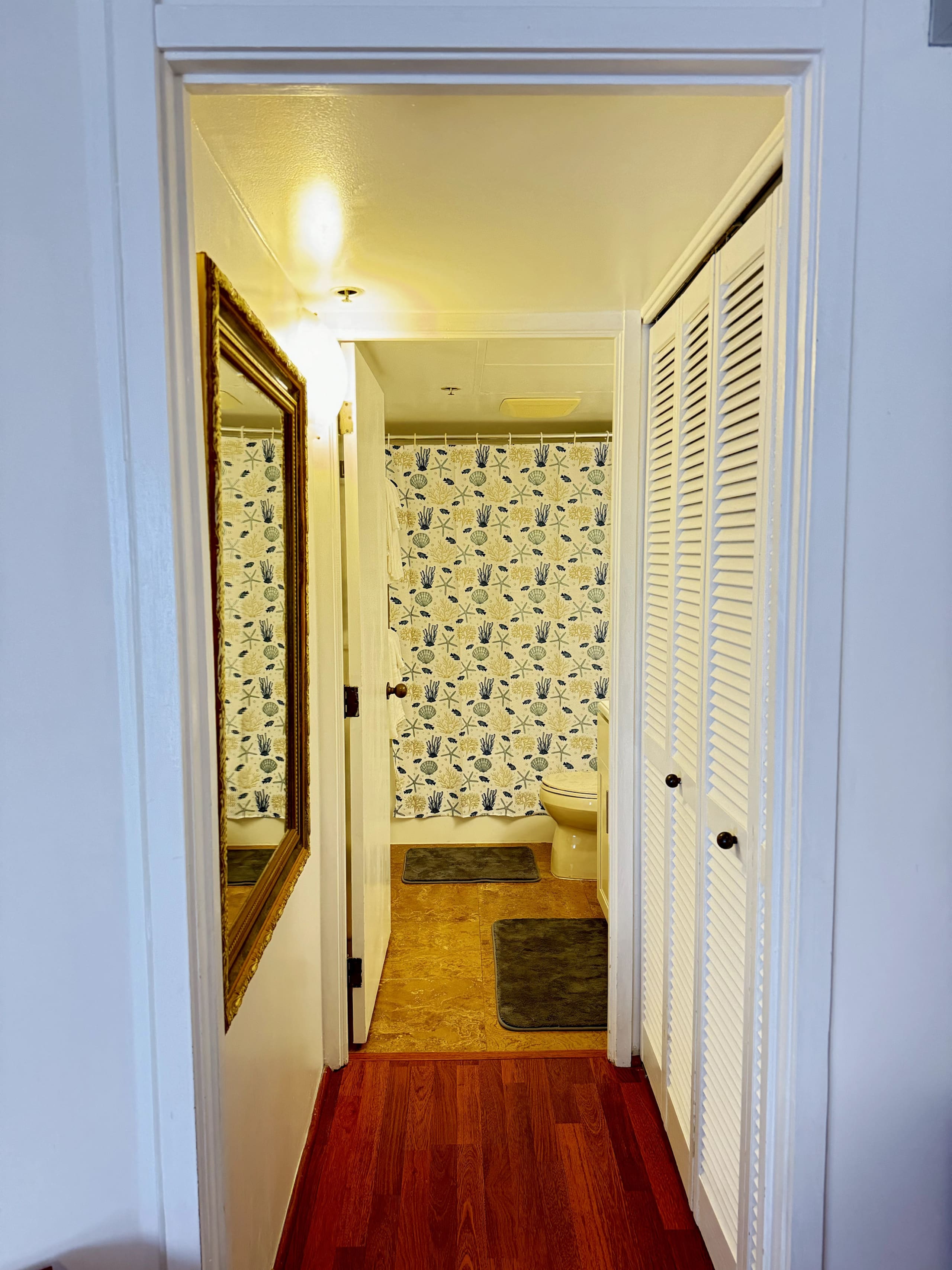 Elegant Ocean View Suite - Image 12