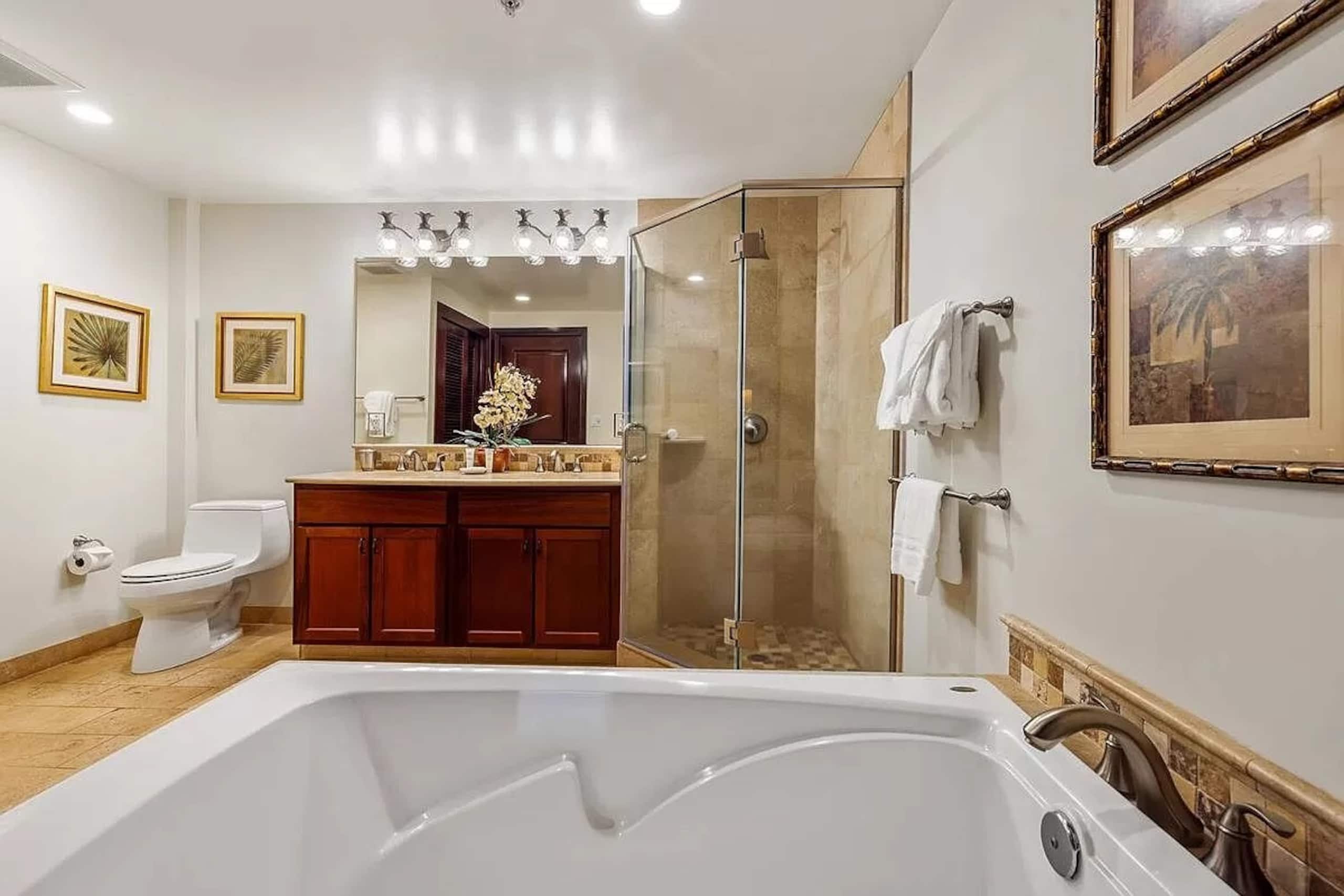 Waipouli Beach Rst 2bd 3bt Pool/Ocean view sleep 8 - Photo 15