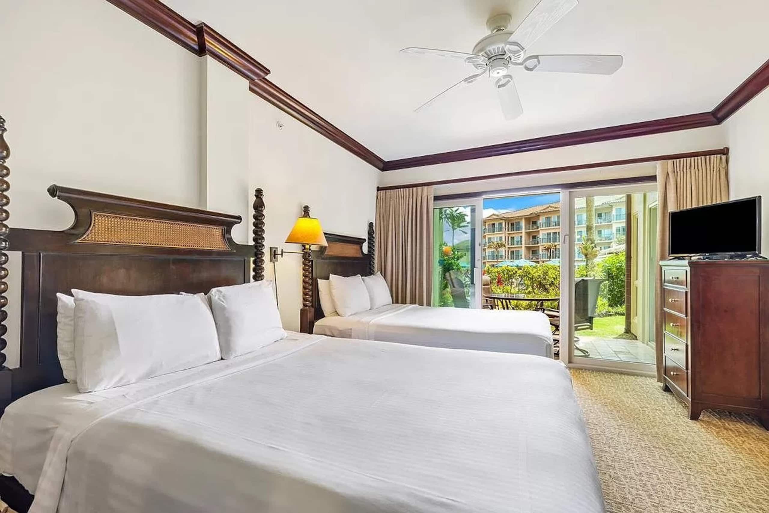 Waipouli Beach Rst 2bd 3bt Pool/Ocean view sleep 8 - Photo 17