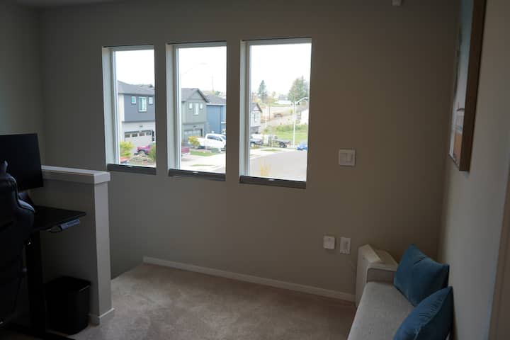 Modern Home - Troutdale, OR