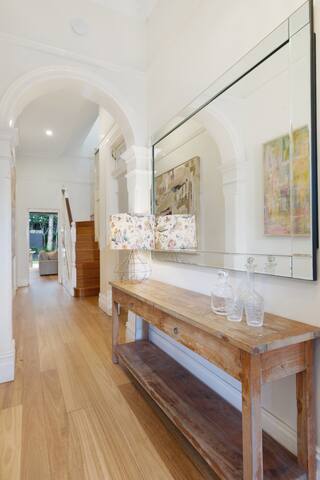 The Strand in Manly gallery image 4