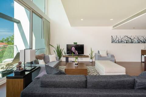 Luxury 2BR Apartment in Laguna