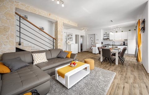 Popular Airbnb listing: Holiday Home Copa House in Labin