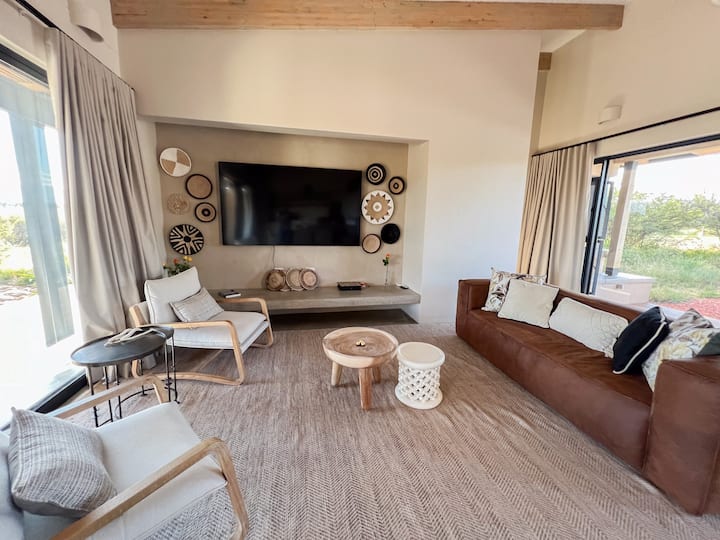 Villa Panthera - Luxury Bush Escape - Hoedspruit