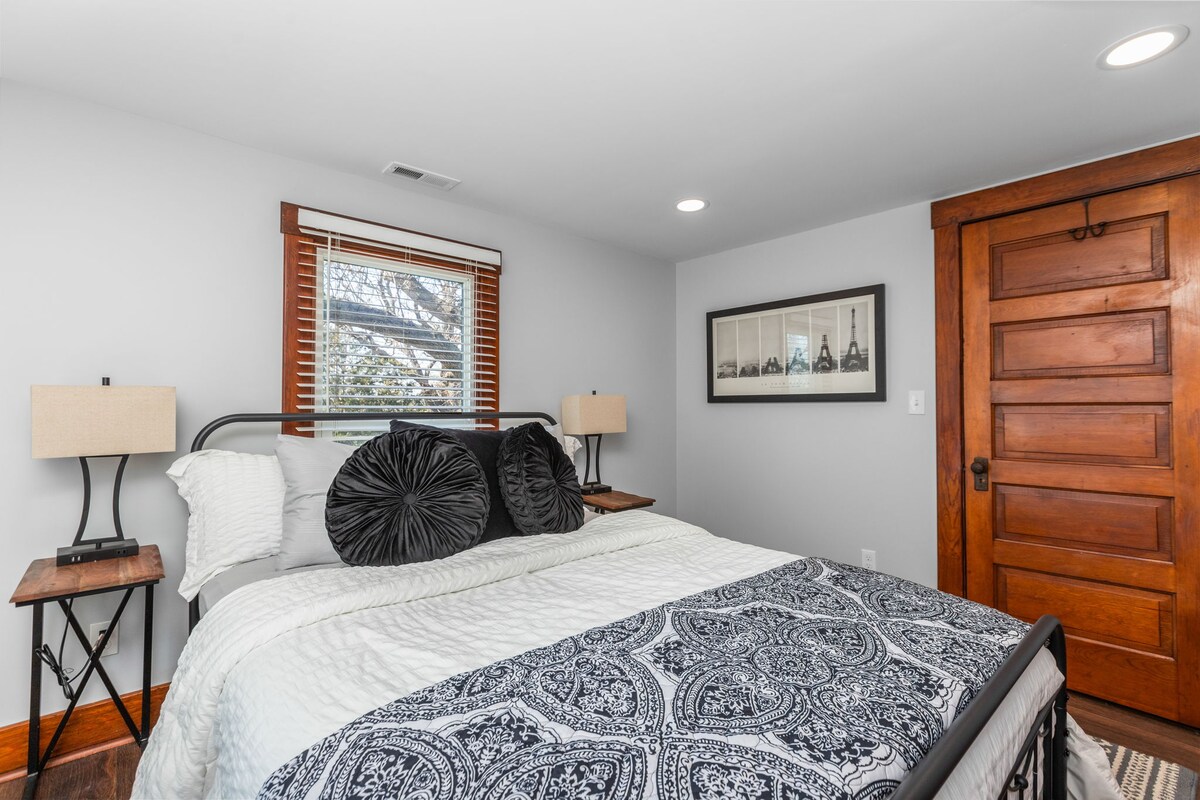 Dormitorio 3 con cambiador opcional para bebés y mochila. 