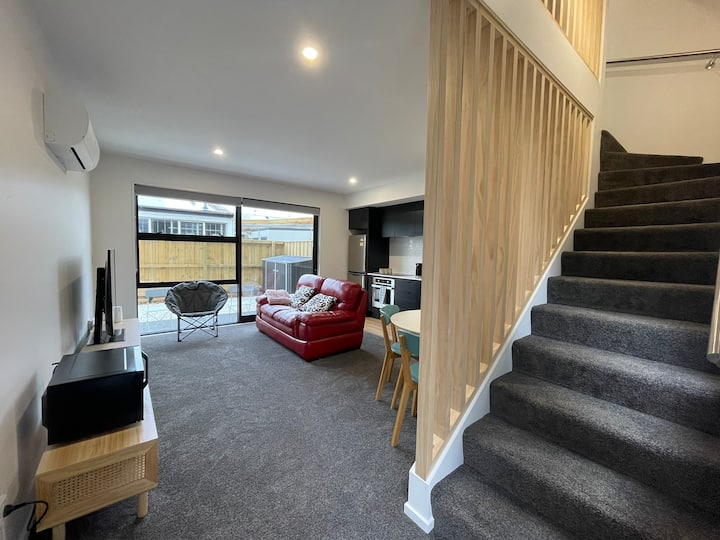 Stylish 2br Cbd Townhouse – Stadium Views - Christchurch, New Zealand
