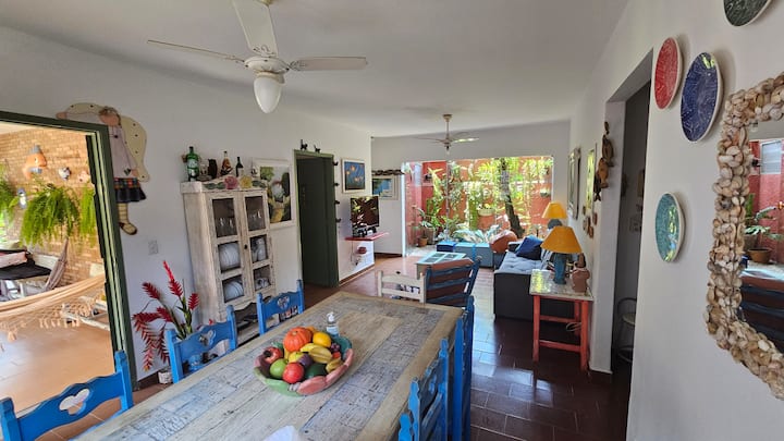 Matplats och vardagsrum 