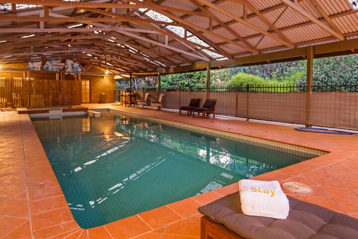 StayAU The Homestead 4BR Spacious Nature Retreat gallery image 2