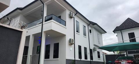 Luxurious 3-Bedroom Duplex