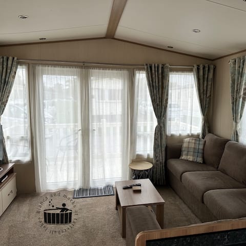 Popular Airbnb listing: Bianca and marks at tattershall in Tattershall
