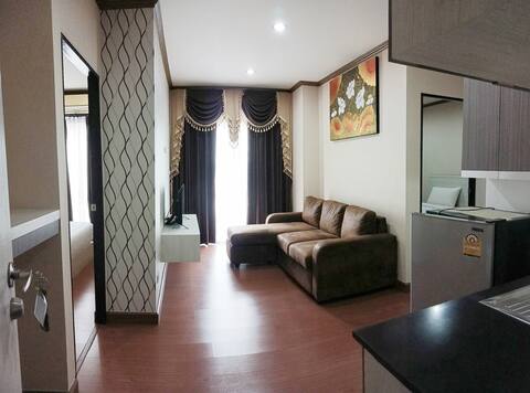 Cozy Suite Room with furnished