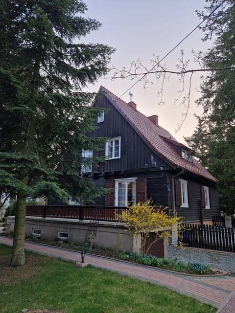 Uhriges, denkmalgeschütztes Haus
