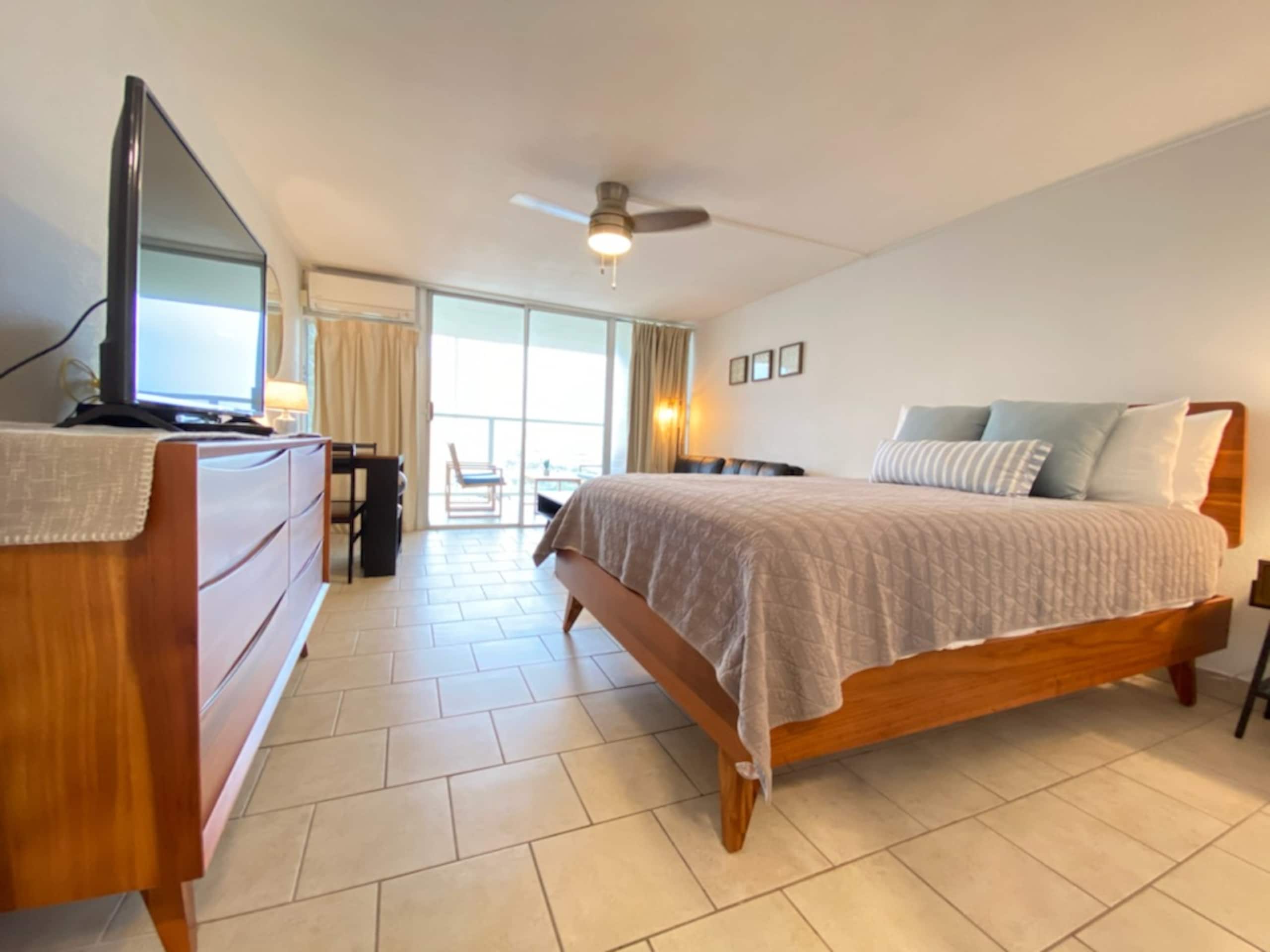 Bright Studio in Waikiki 25th FL - Image 15