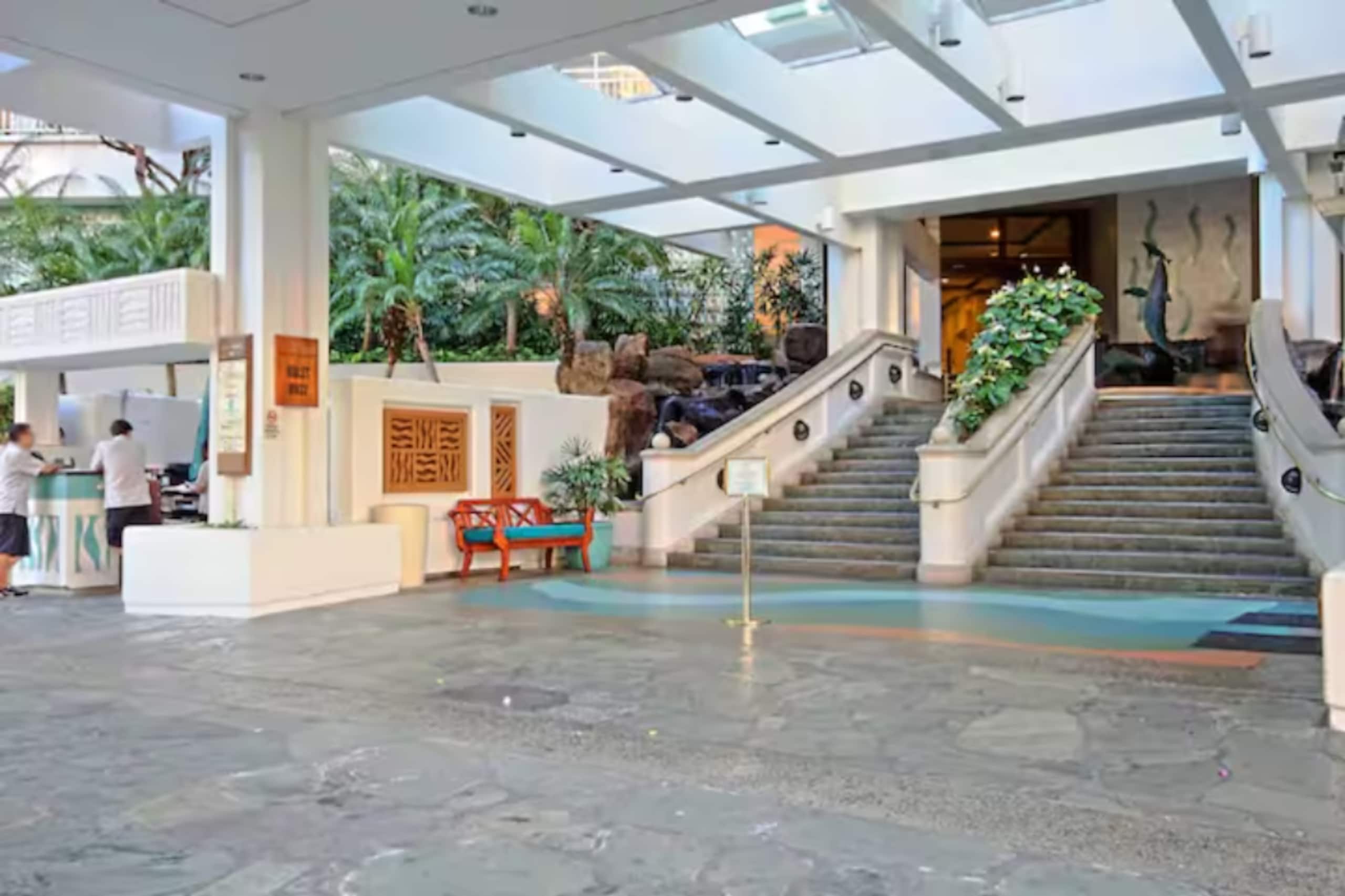 Ocean View Open 1bdrm Ilikai Hotel next to Beach - Image 17