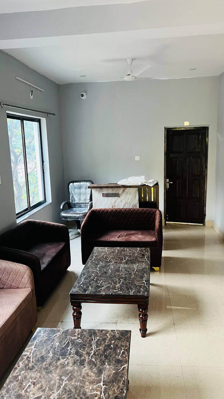 Hotel Kaffal | King Room With Mountain View - Rudraprayag