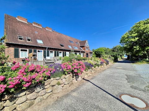 Sea view, 120 sqm, garden, 3.5 rooms.
