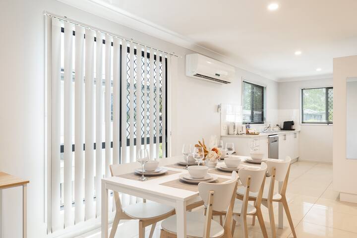 3 Bdr Apt! Garage! Clean! GST Credits! 221D3 gallery image 3