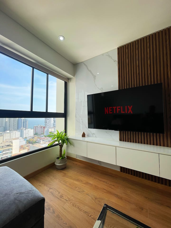 Apartamento Exclusivo En Miraflores / Vista Al Mar - Lima