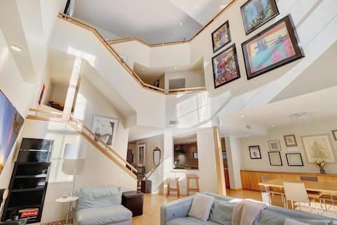 Stunning luxury Rooftop Steps from the Beach