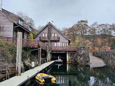 Boathouse East Balcony Suite Lochview