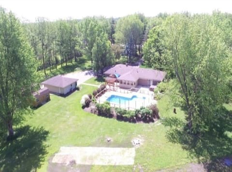 5 Acres of Solitude and Fun!