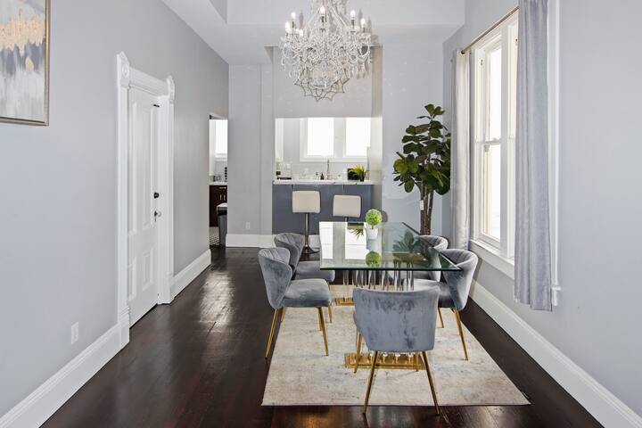 1900’s Victorian Sleeps 20+ gallery image 2