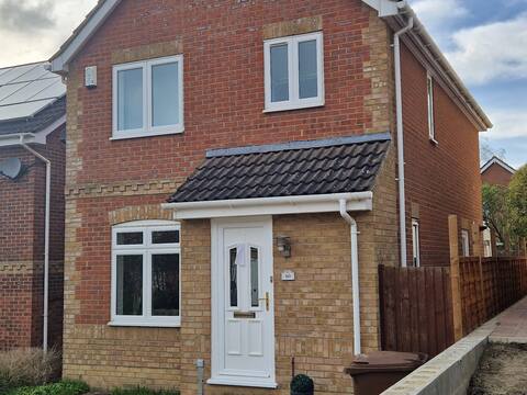 Short stay in lovely 3 Bed House