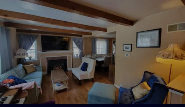 Beautiful 4bdrm Home - ウォーキショー, WI