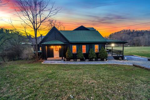 Renovated Cabin on 6 acres pet friendly!