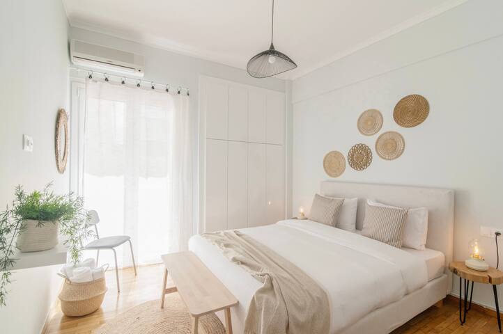Sarah’s 3bdr Apart in Athens gallery image 2