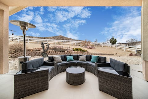 Luxury R&R,views, amenities, large family, Dogs ok