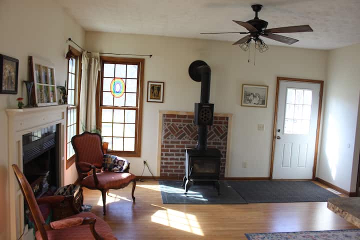 Forest Homestead Close To Beach - Fennville, MI