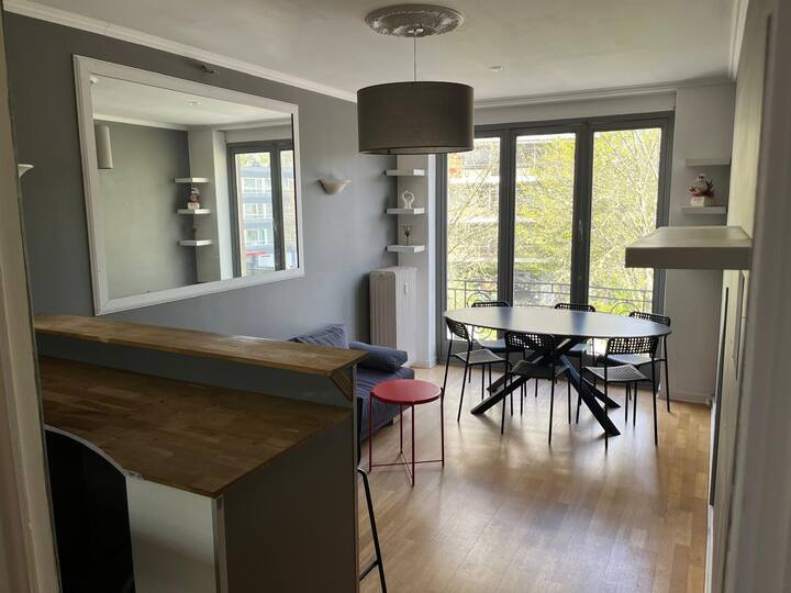 Lovely 3 bedroom apartment in a great location!