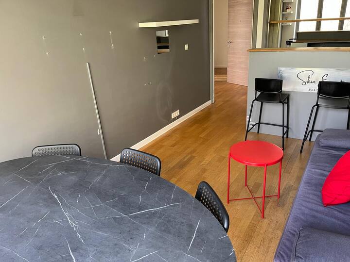 Lovely 3 bedroom apartment in a great location!