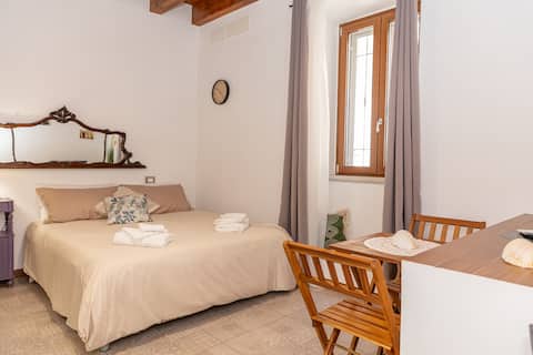 [Centro Storico] 5 min from the sea, Wi-Fi and Netflix