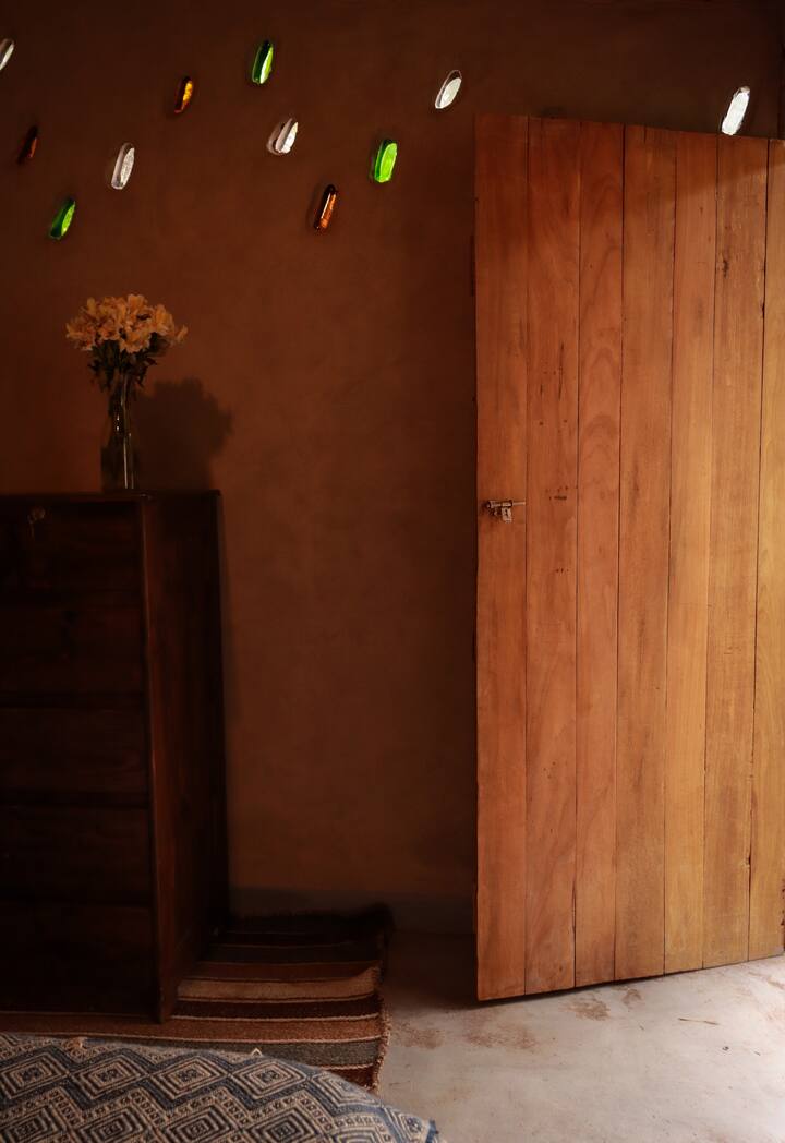 Private Room in Rustic Spa & Sauna by the River
