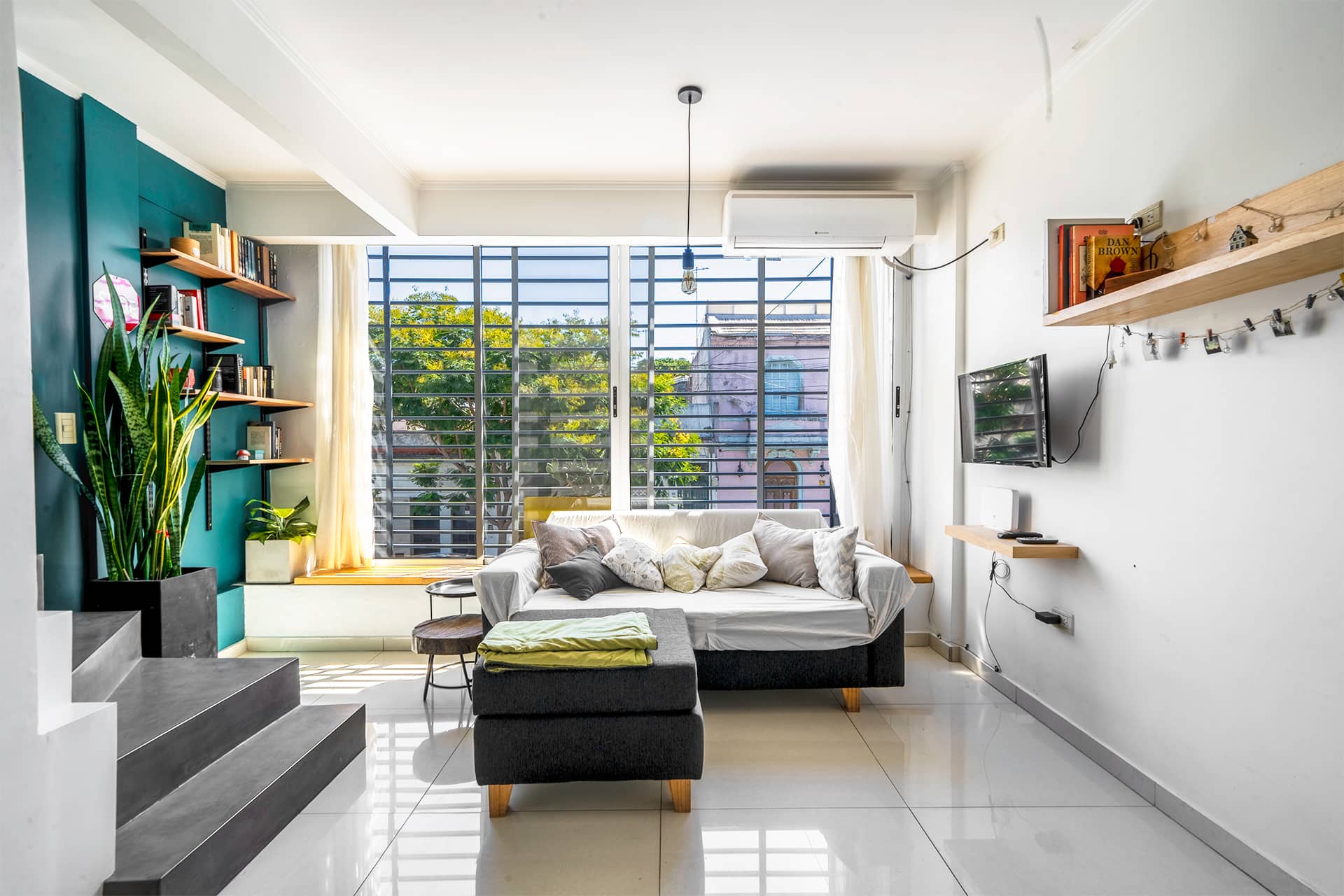 Large apartment with balcony and garage