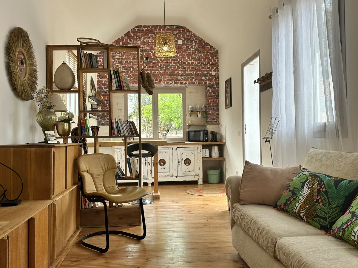 Top Airbnb: Corner of paradise, quiet Free parking à Pau