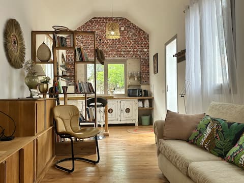 Top Airbnb: Corner of paradise, quiet Free parking à Pau