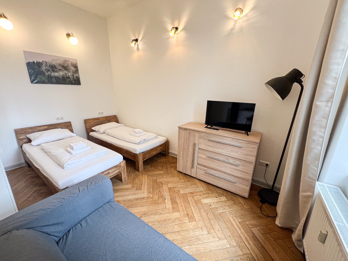 חדר שינה זוגי, בשילוב עם הסלון