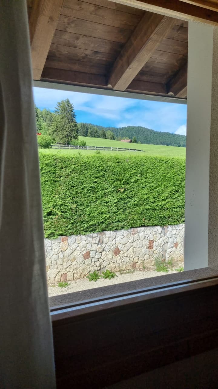 slaapkamer met kledingkast en stapelbed (tweepersoonsbed, eenpersoonsbed erboven)