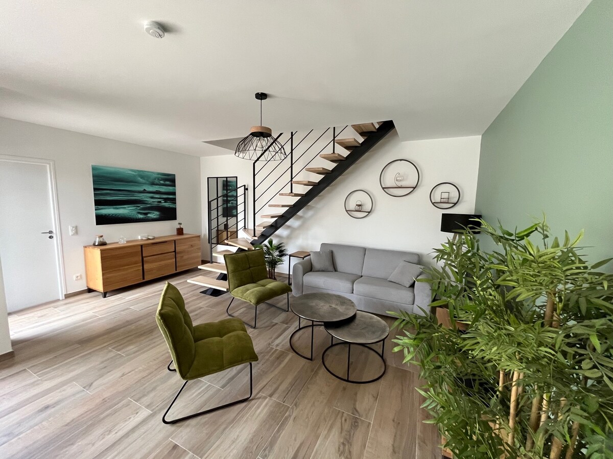 Propiedad de Airbnb exitosa: Modern and family-friendly villa close to the beach en Jullouville