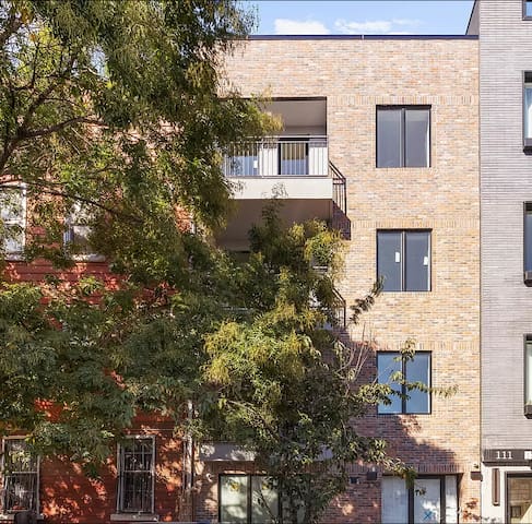 Modern, Charming, and Luxury Stay